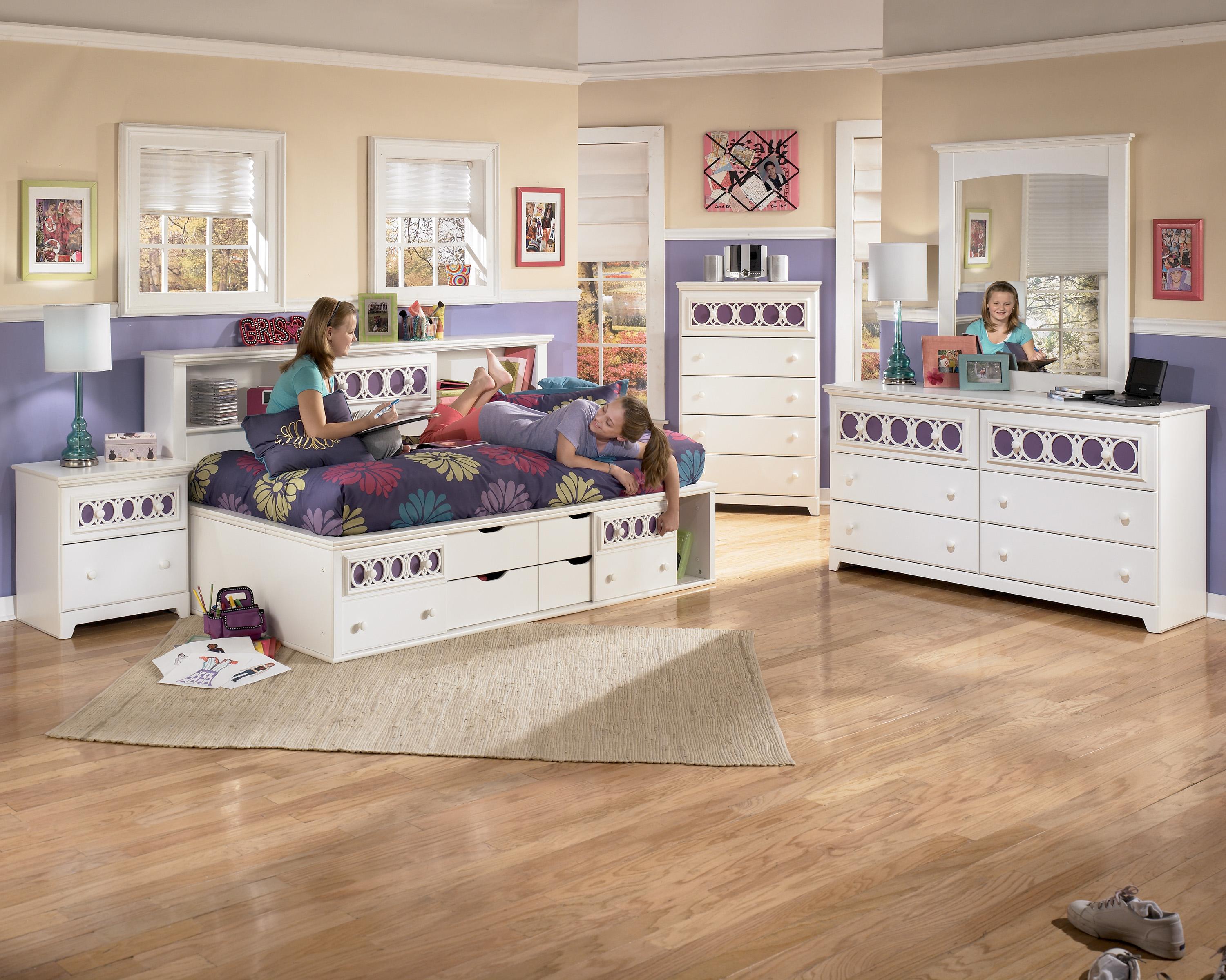 Ashley Furniture Signature Design Zayley B13185+51+82 Twin Bedside